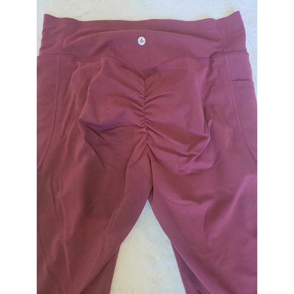 Halara Womens High Waisted Scrunch Butt Pockets Leggings Burgundy Crop Large